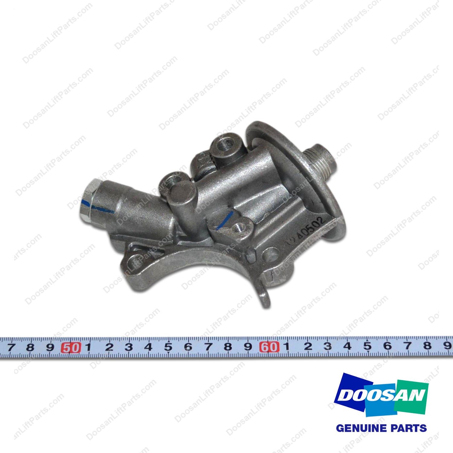 BRACKET;2.4L_OIL Filter - Doosan Forklift Part 110411-00269