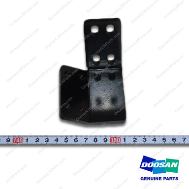 Bracket,Valve MOUNTING;G45S-5,a/C - Doosan Forklift Part 110425-00059