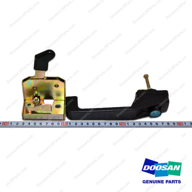Latch Assy;rh - Doosan Forklift Part 110933-00008