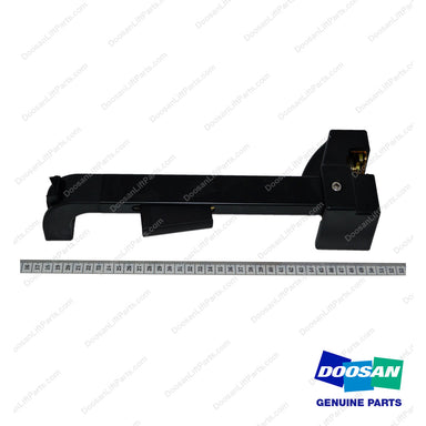 Latch Assy;lh - Doosan Forklift Part 110933-00016