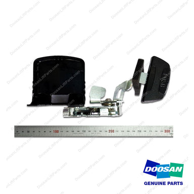 Latch Assy;lh - Doosan Forklift Part 110933-00080