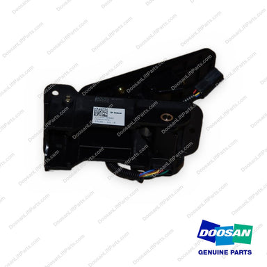 220105-00580 - Dual Output 5V Range Accelerator Pedal - OEM Doosan Daewoo Bobcat