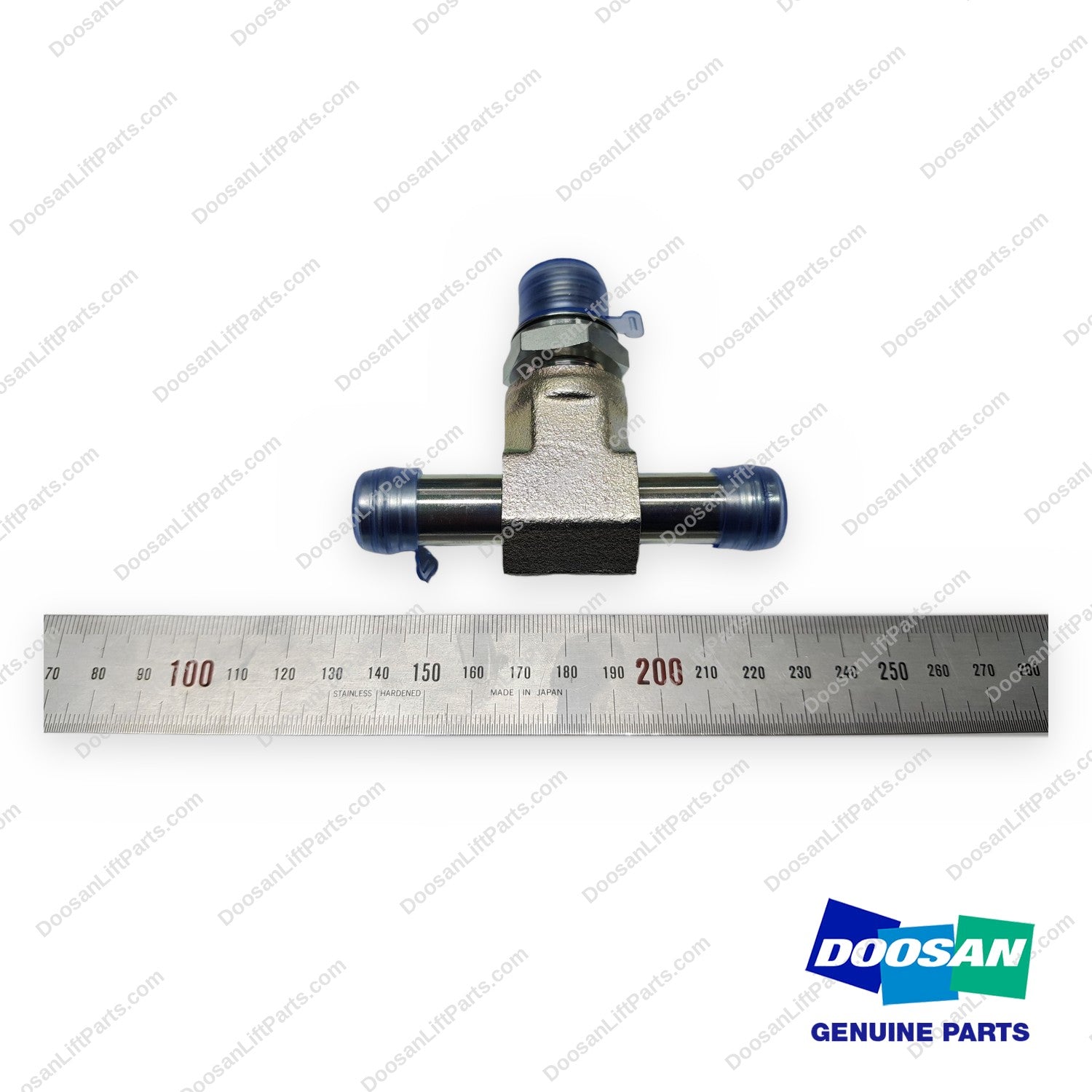 460105-01455 - Cooler IN (TM Out) Fitting - OEM Doosan Daewoo Bobcat