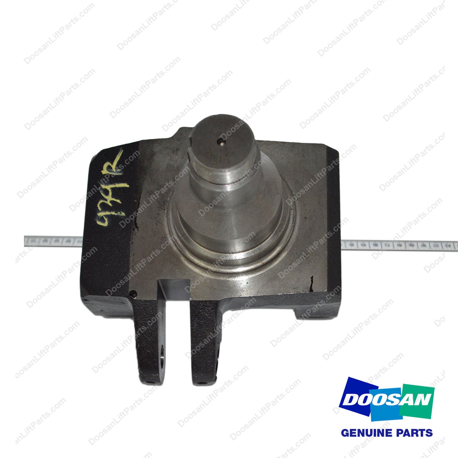 Knuckle Assy;(R.h) - Doosan Forklift Part A212939
