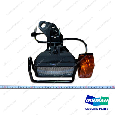 Lamp Assy;head&turn Signal,RH - Doosan Forklift Part A382031