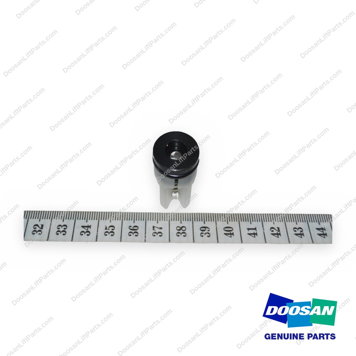 D511198 - Check Valve Assembly - OEM Doosan Daewoo Bobcat