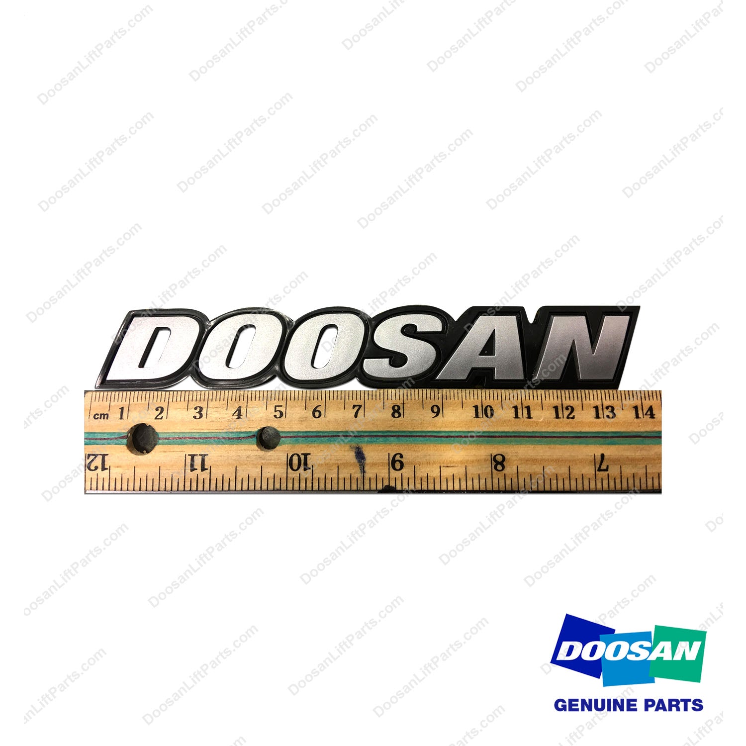 Plate,Name;plastic, Doosan Logo - Doosan Forklift Part NR15-00005